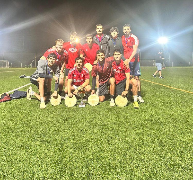 Plantel de Deportivo Gonza Palomas, campeón del primer torneo interno del SEU