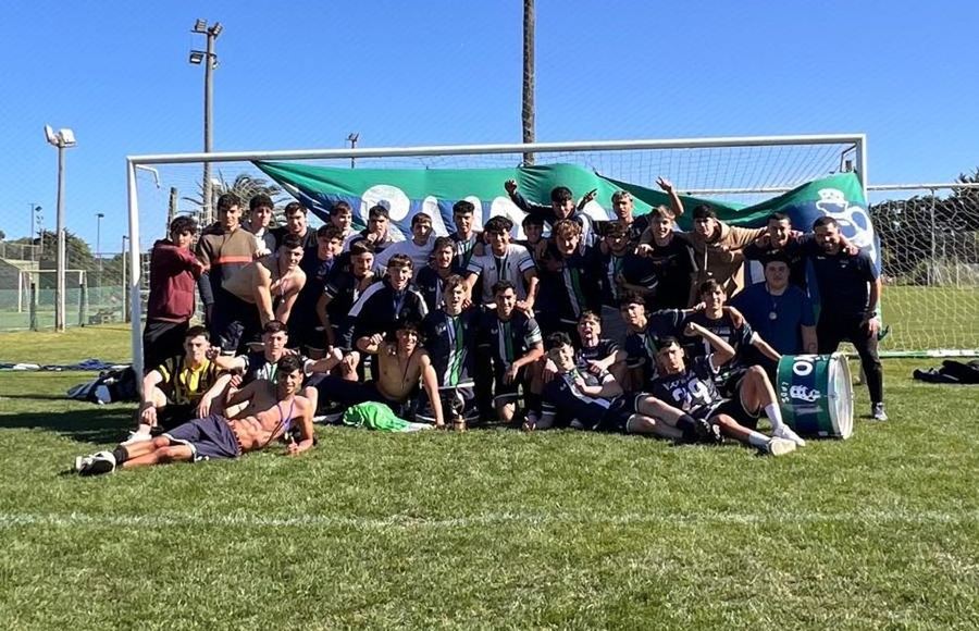 Plantel de Sub 20 campeón de la divisional C en 2025